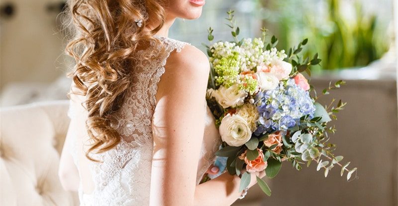 The Symbolism Behind Totally different Flowers in Bridal Bouquets